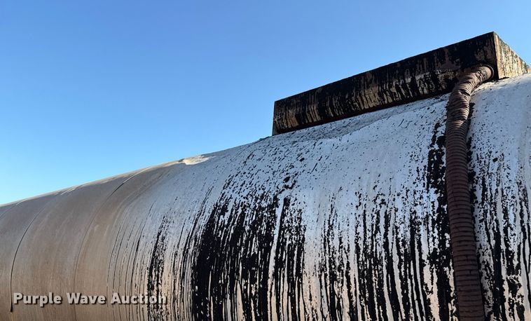 image for item EU5420 1970 Fruehauf TEHF2E asphalt trailer