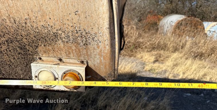 image for item EU5420 1970 Fruehauf TEHF2E asphalt trailer