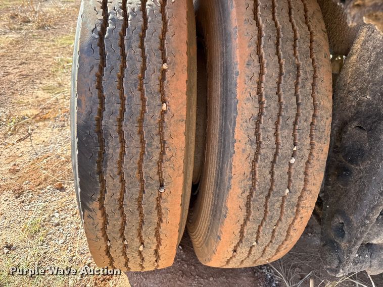 image for item EU5420 1970 Fruehauf TEHF2E asphalt trailer