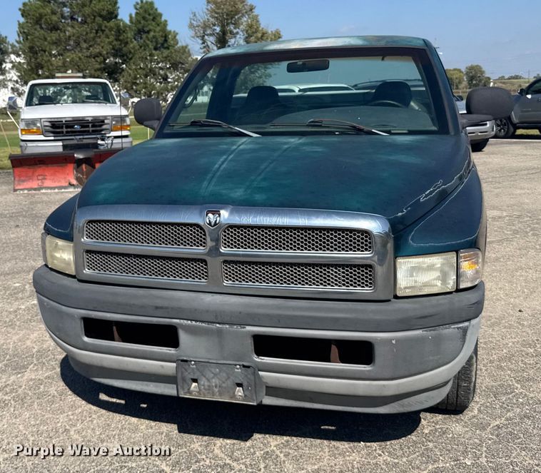 image for item EU6101 1999 Dodge Ram 1500 pickup truck