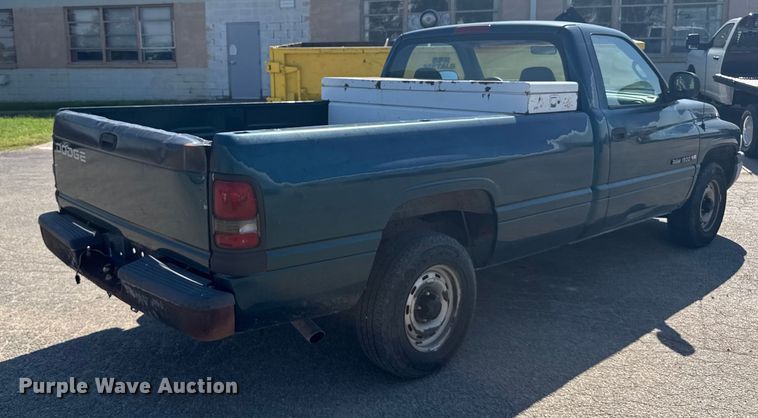 image for item EU6101 1999 Dodge Ram 1500 pickup truck