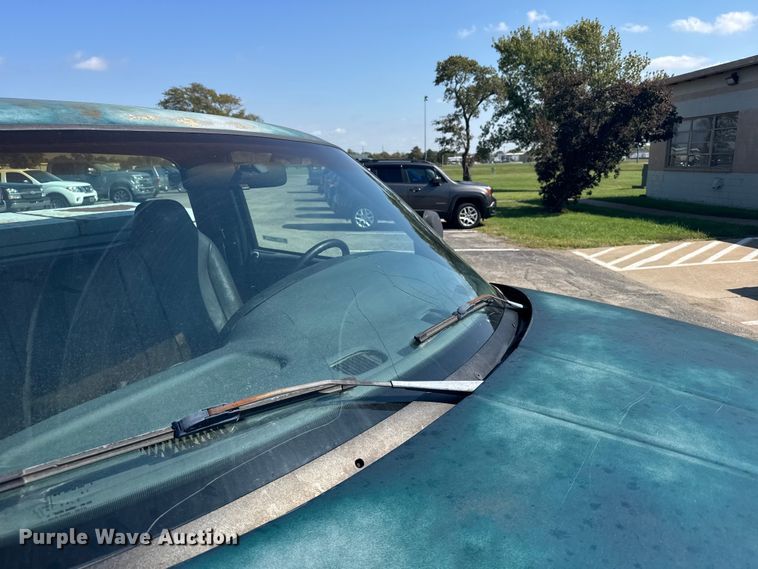 image for item EU6101 1999 Dodge Ram 1500 pickup truck