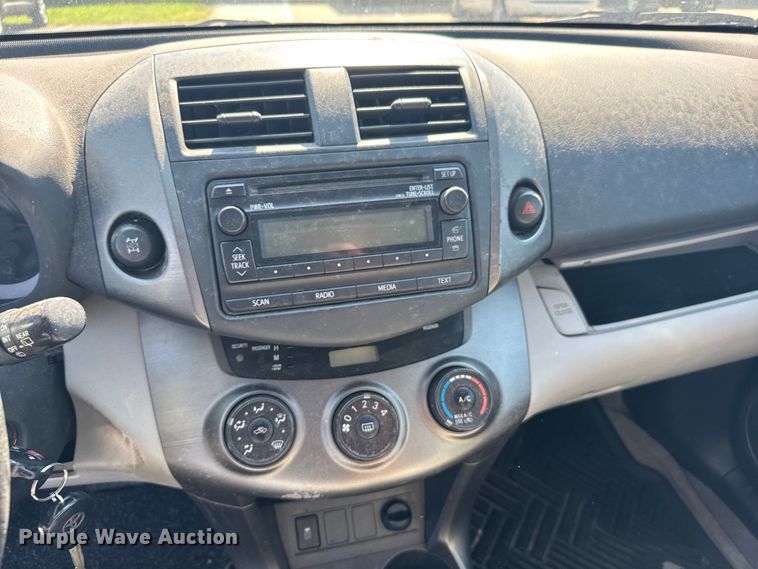 image for item EU6103 2012 Toyota RAV4 SUV