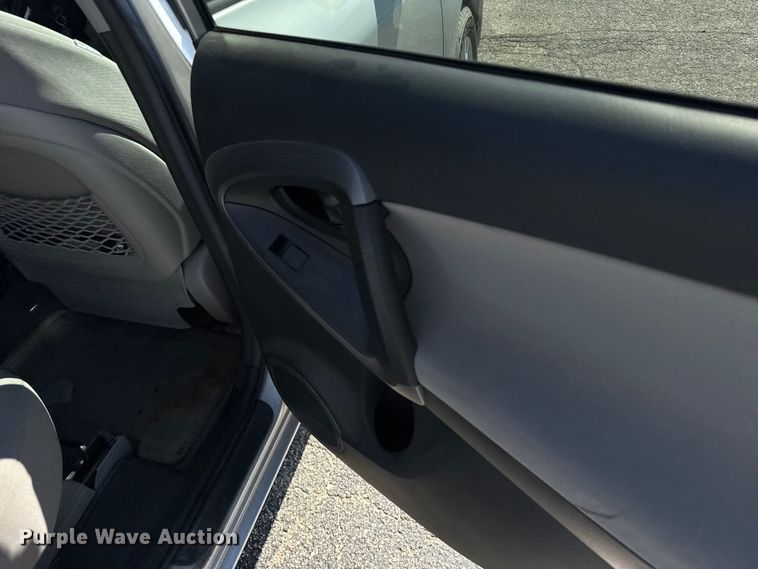 image for item EU6103 2012 Toyota RAV4 SUV