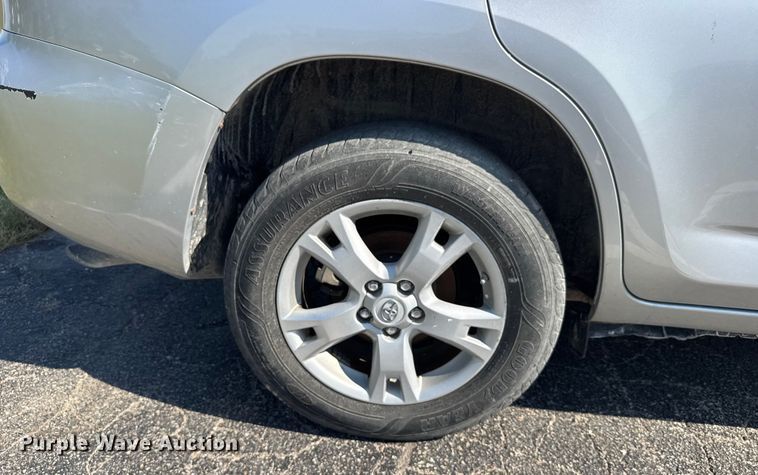 image for item EU6103 2012 Toyota RAV4 SUV