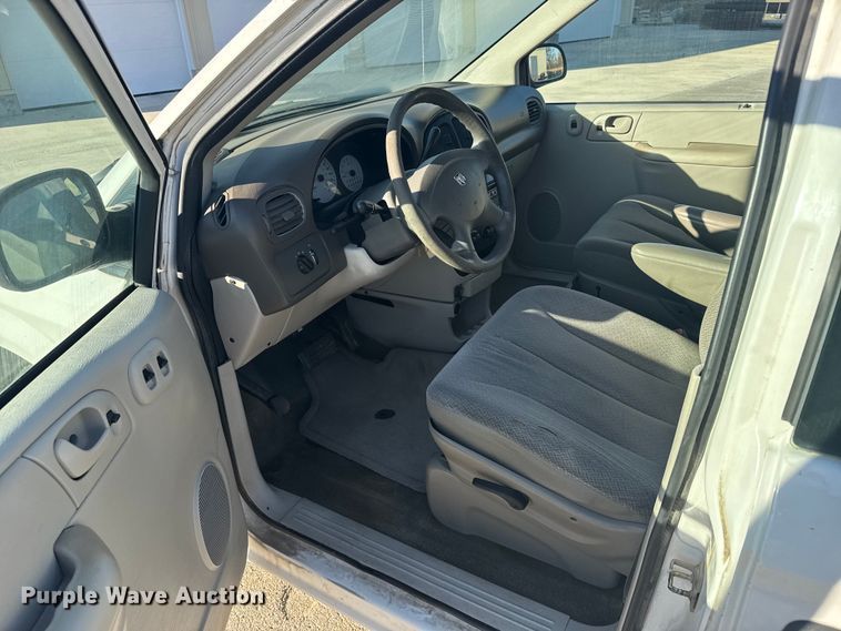 image for item EU6358 2006 Dodge Caravan/grand Caravan van