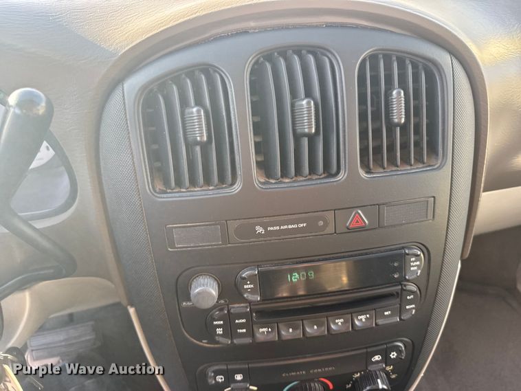 image for item EU6358 2006 Dodge Caravan/grand Caravan van