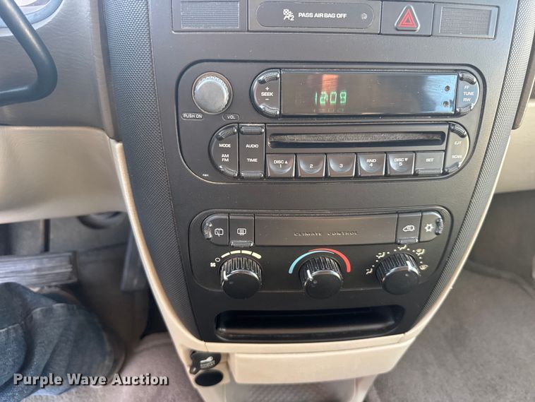 image for item EU6358 2006 Dodge Caravan/grand Caravan van