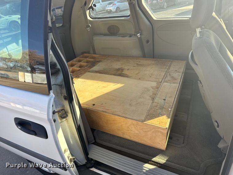 image for item EU6358 2006 Dodge Caravan/grand Caravan van