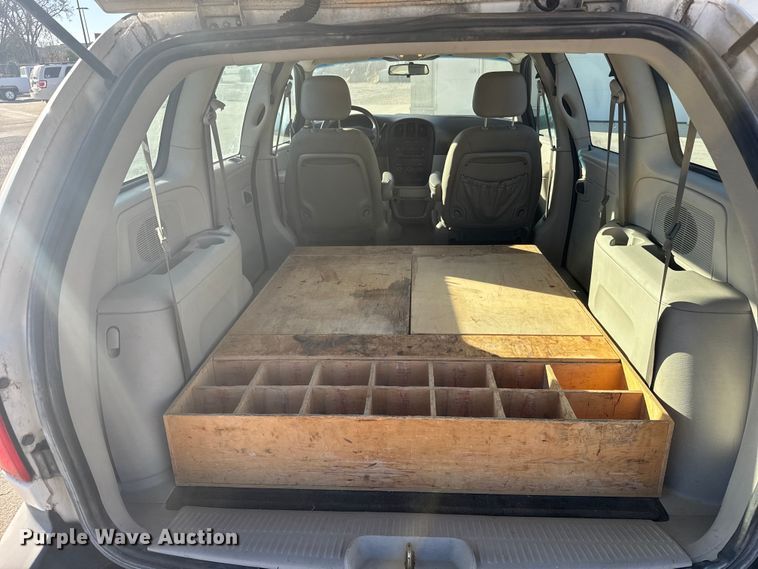 image for item EU6358 2006 Dodge Caravan/grand Caravan van