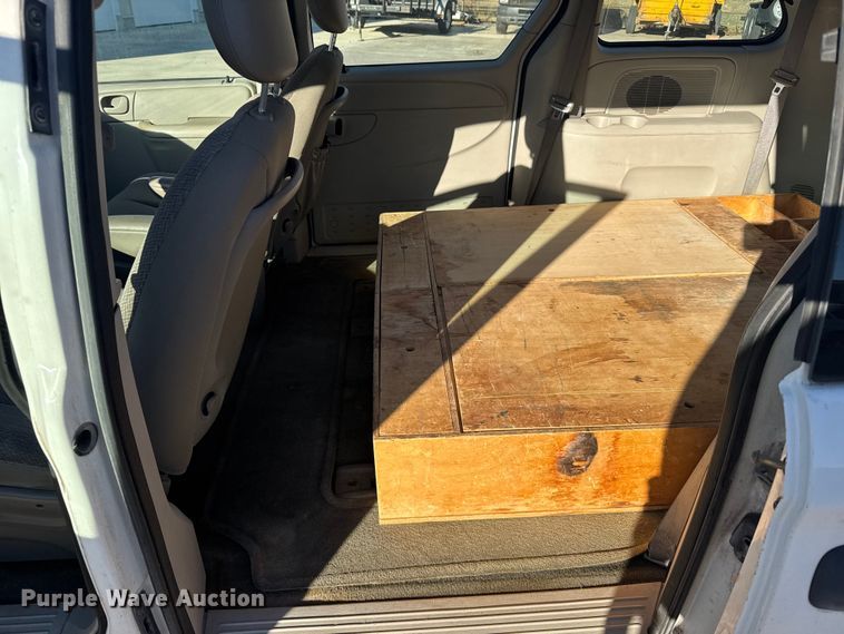 image for item EU6358 2006 Dodge Caravan/grand Caravan van