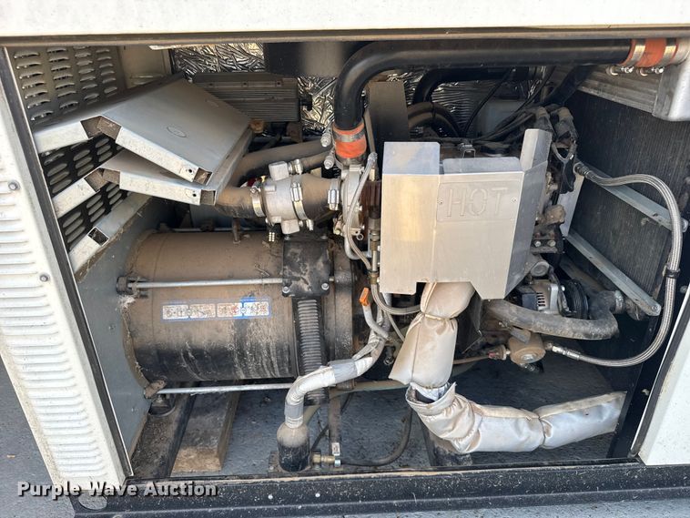 image for item EU6374 2014 Genarac QT06024KVSX generator