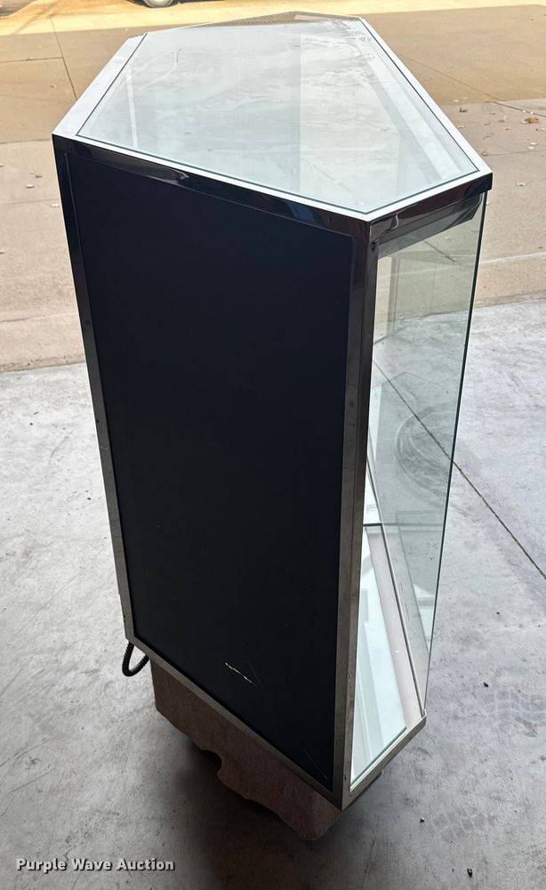 image for item EU6392 (2) jewelry display cases