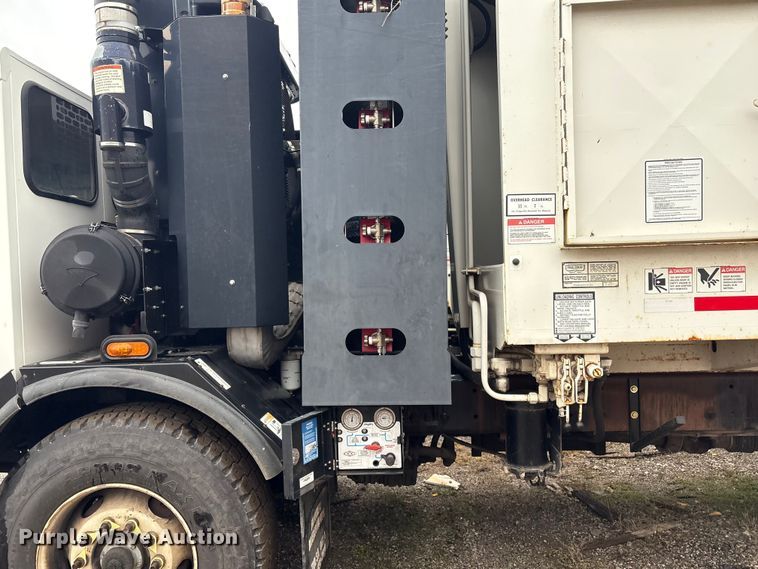 image for item EV2560 2013 Crane Carrier Low Entry refuse truck