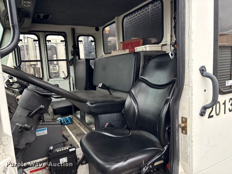 image for item EV2560 2013 Crane Carrier Low Entry refuse truck