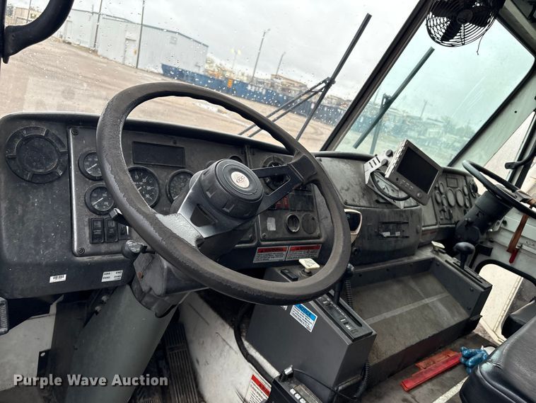 image for item EV2560 2013 Crane Carrier Low Entry refuse truck