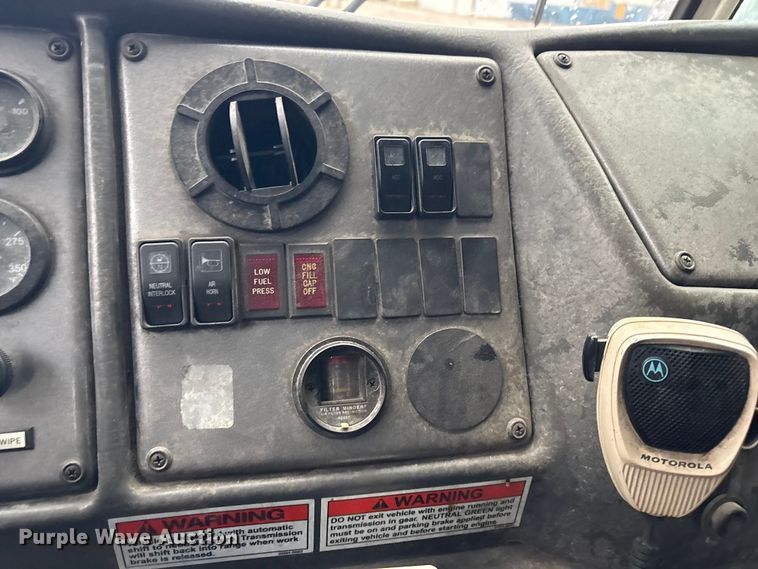 image for item EV2560 2013 Crane Carrier Low Entry refuse truck