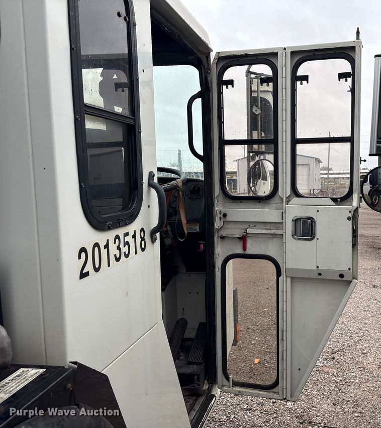 image for item EV2560 2013 Crane Carrier Low Entry refuse truck