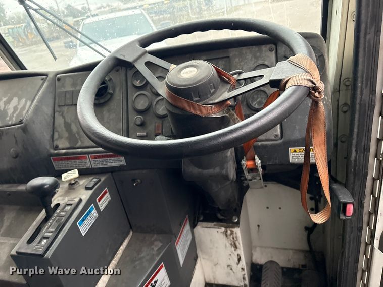 image for item EV2560 2013 Crane Carrier Low Entry refuse truck