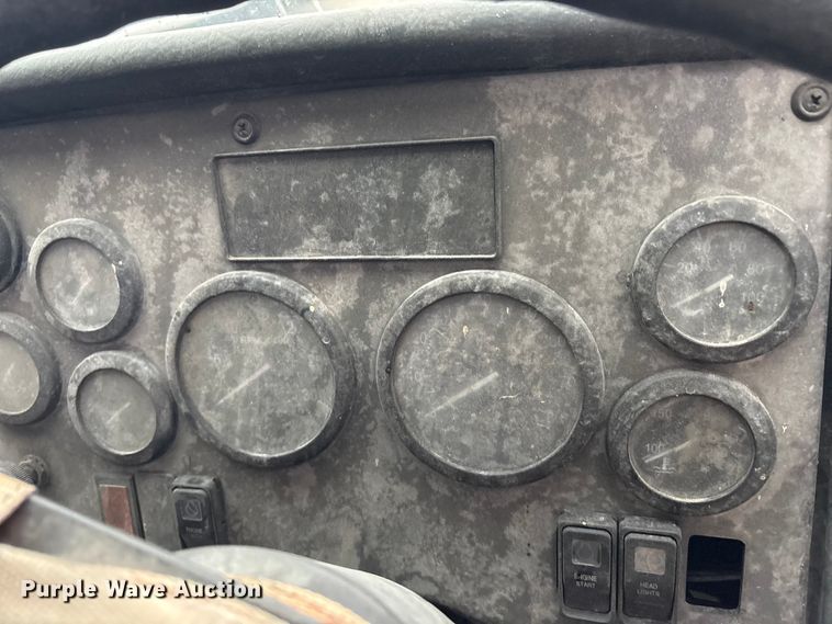 image for item EV2560 2013 Crane Carrier Low Entry refuse truck