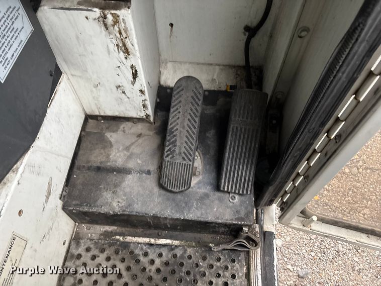 image for item EV2560 2013 Crane Carrier Low Entry refuse truck