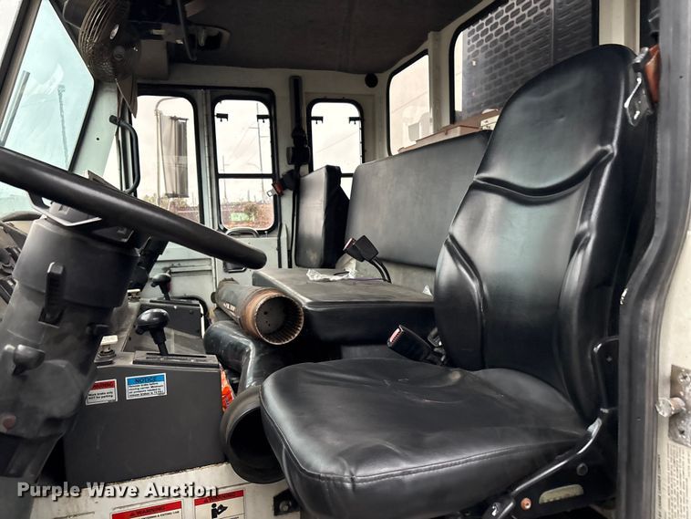 image for item EV2561 2013 Crane Carrier Low Entry refuse truck