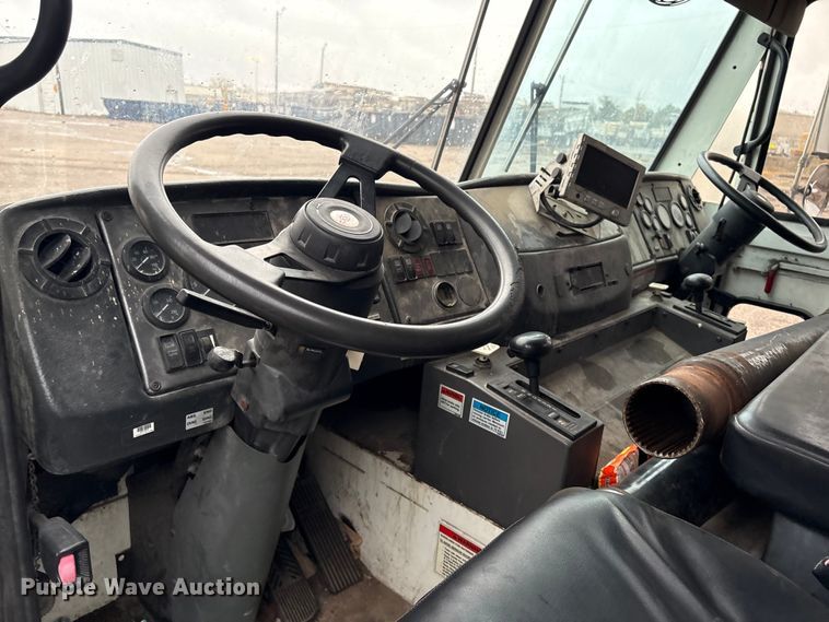 image for item EV2561 2013 Crane Carrier Low Entry refuse truck