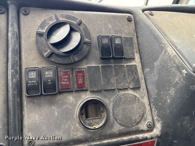 image for item EV2561 2013 Crane Carrier Low Entry refuse truck