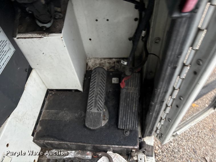 image for item EV2561 2013 Crane Carrier Low Entry refuse truck