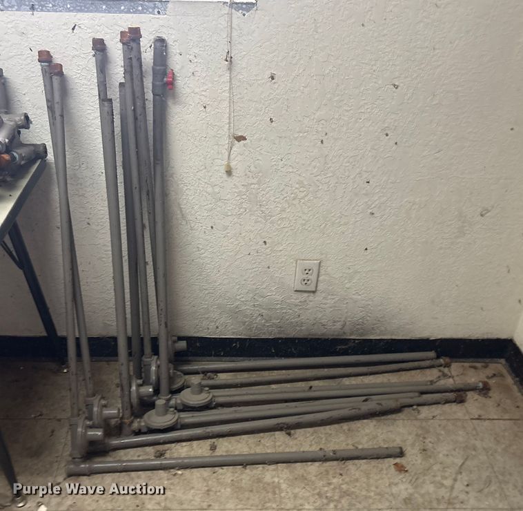 image for item EV2565 Approximately 20 natural gas pipes with regulators
