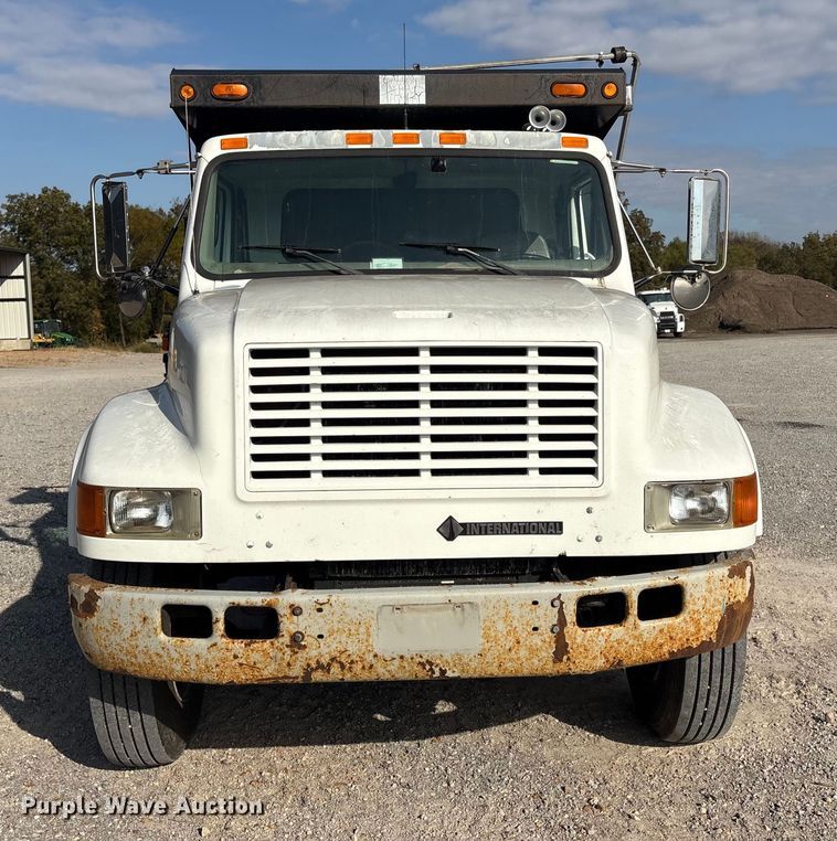 image for item FI0024 2001 International 4700 dump truck