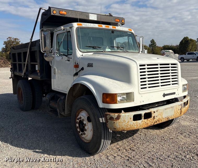 image for item FI0024 2001 International 4700 dump truck