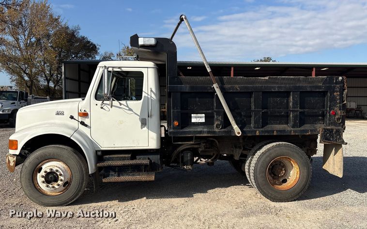 image for item FI0024 2001 International 4700 dump truck