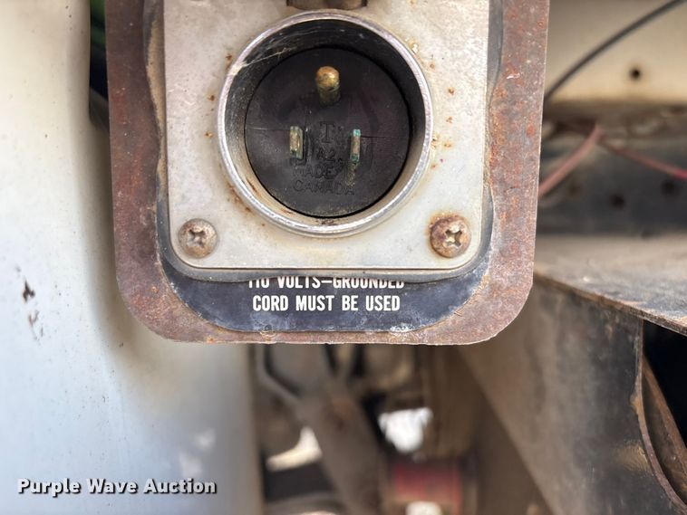 image for item FI0024 2001 International 4700 dump truck