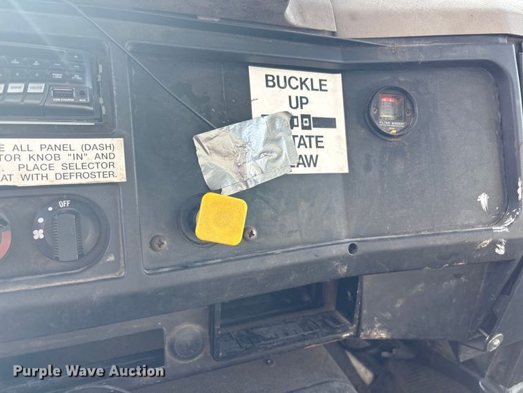 image for item FI0024 2001 International 4700 dump truck