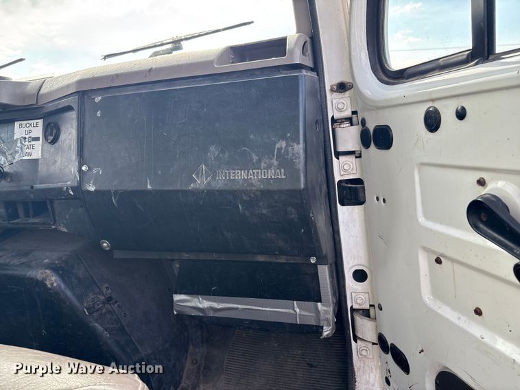 image for item FI0024 2001 International 4700 dump truck