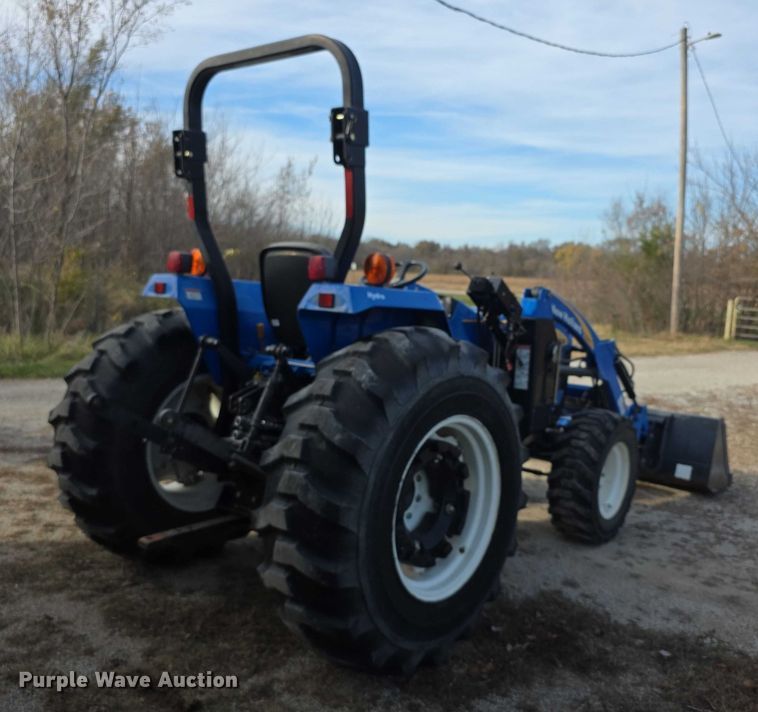 image for item FI0641 2011 New holland T1530 MFWD tractor
