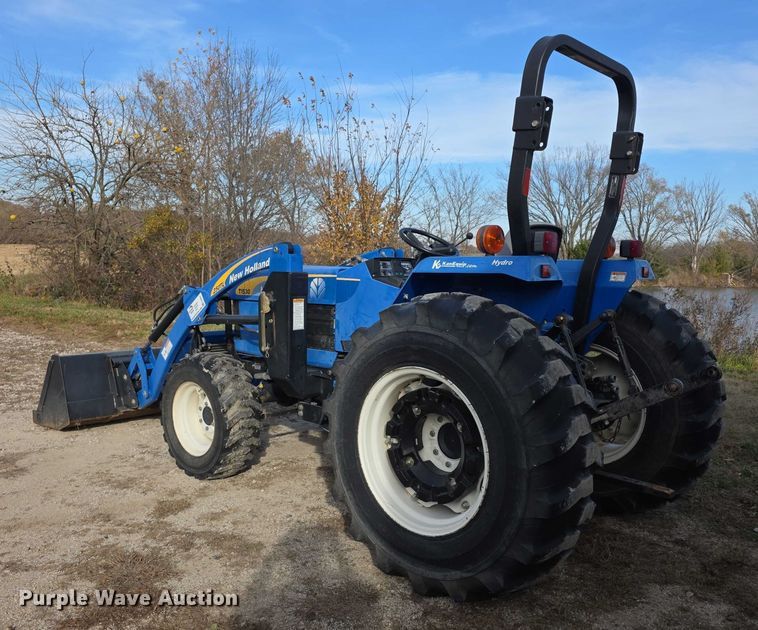 image for item FI0641 2011 New holland T1530 MFWD tractor
