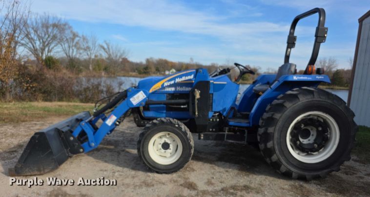 image for item FI0641 2011 New holland T1530 MFWD tractor