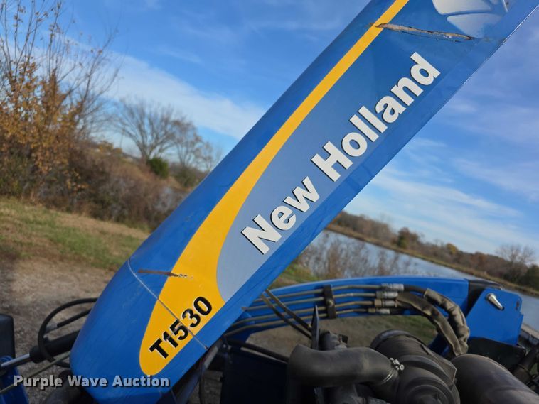 image for item FI0641 2011 New holland T1530 MFWD tractor