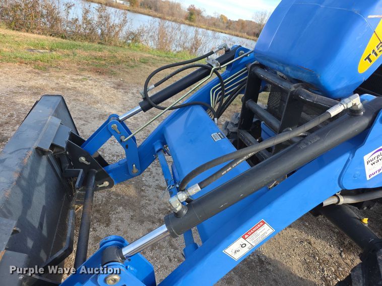 image for item FI0641 2011 New holland T1530 MFWD tractor