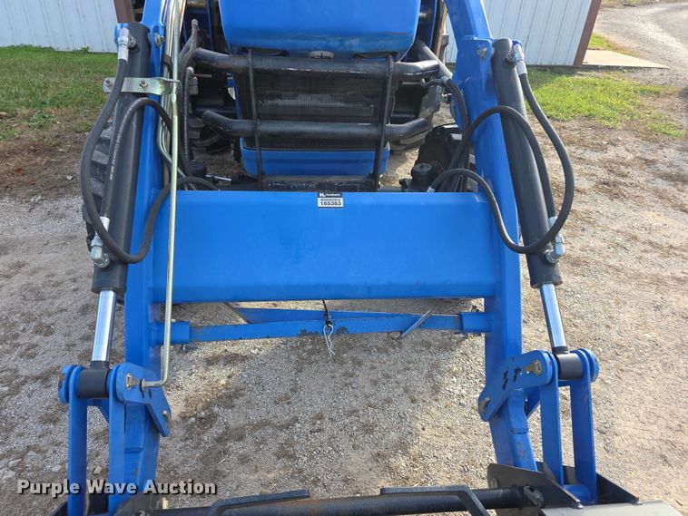 image for item FI0641 2011 New holland T1530 MFWD tractor