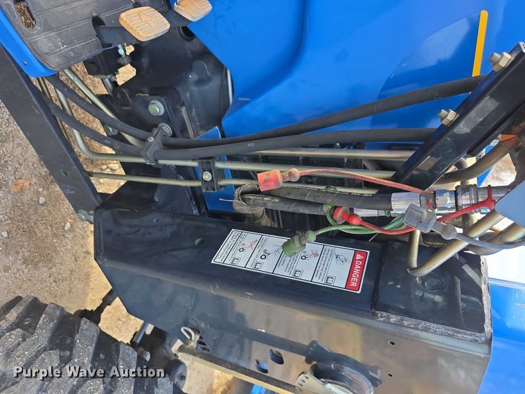 image for item FI0641 2011 New holland T1530 MFWD tractor