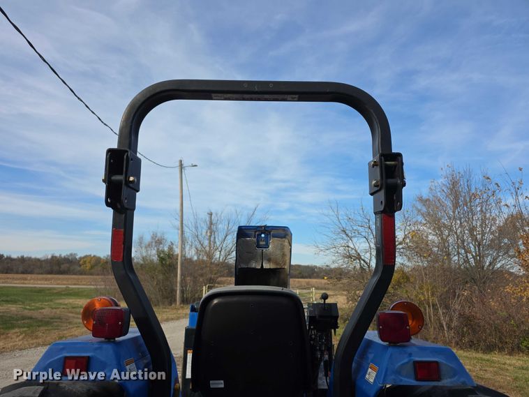 image for item FI0641 2011 New holland T1530 MFWD tractor