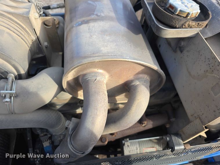 image for item FI0641 2011 New holland T1530 MFWD tractor