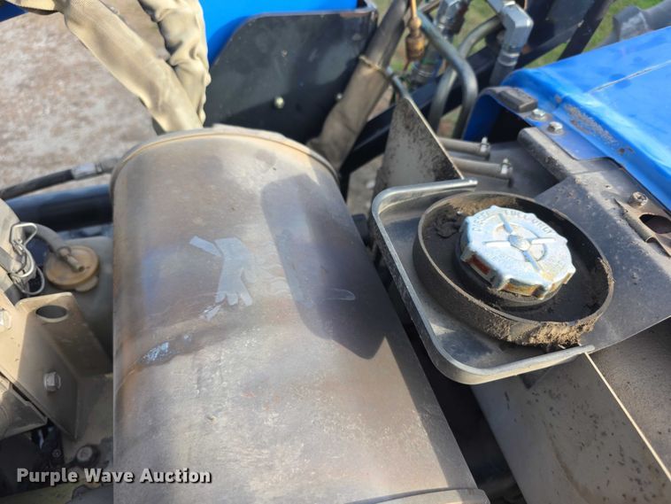 image for item FI0641 2011 New holland T1530 MFWD tractor