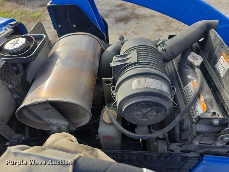 image for item FI0641 2011 New holland T1530 MFWD tractor