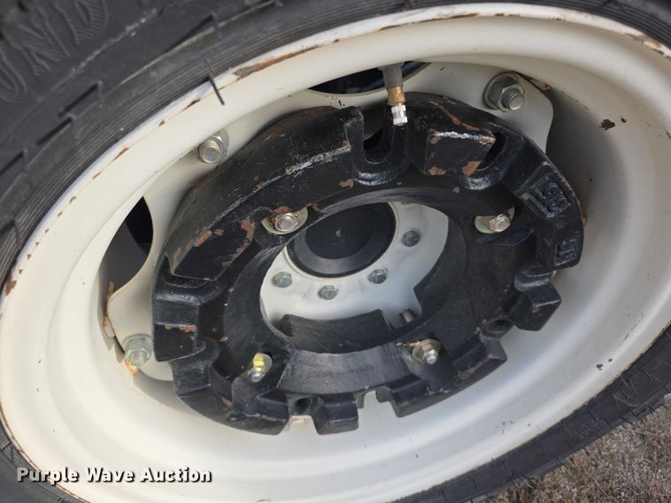 image for item FI0641 2011 New holland T1530 MFWD tractor