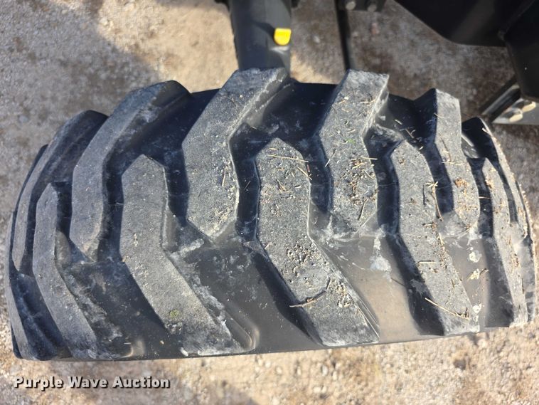 image for item FI0641 2011 New holland T1530 MFWD tractor