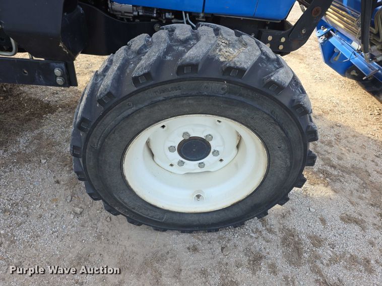 image for item FI0641 2011 New holland T1530 MFWD tractor